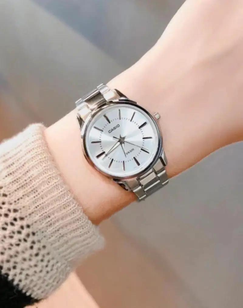 CASIO ANALOGUE UNISEX WATCH