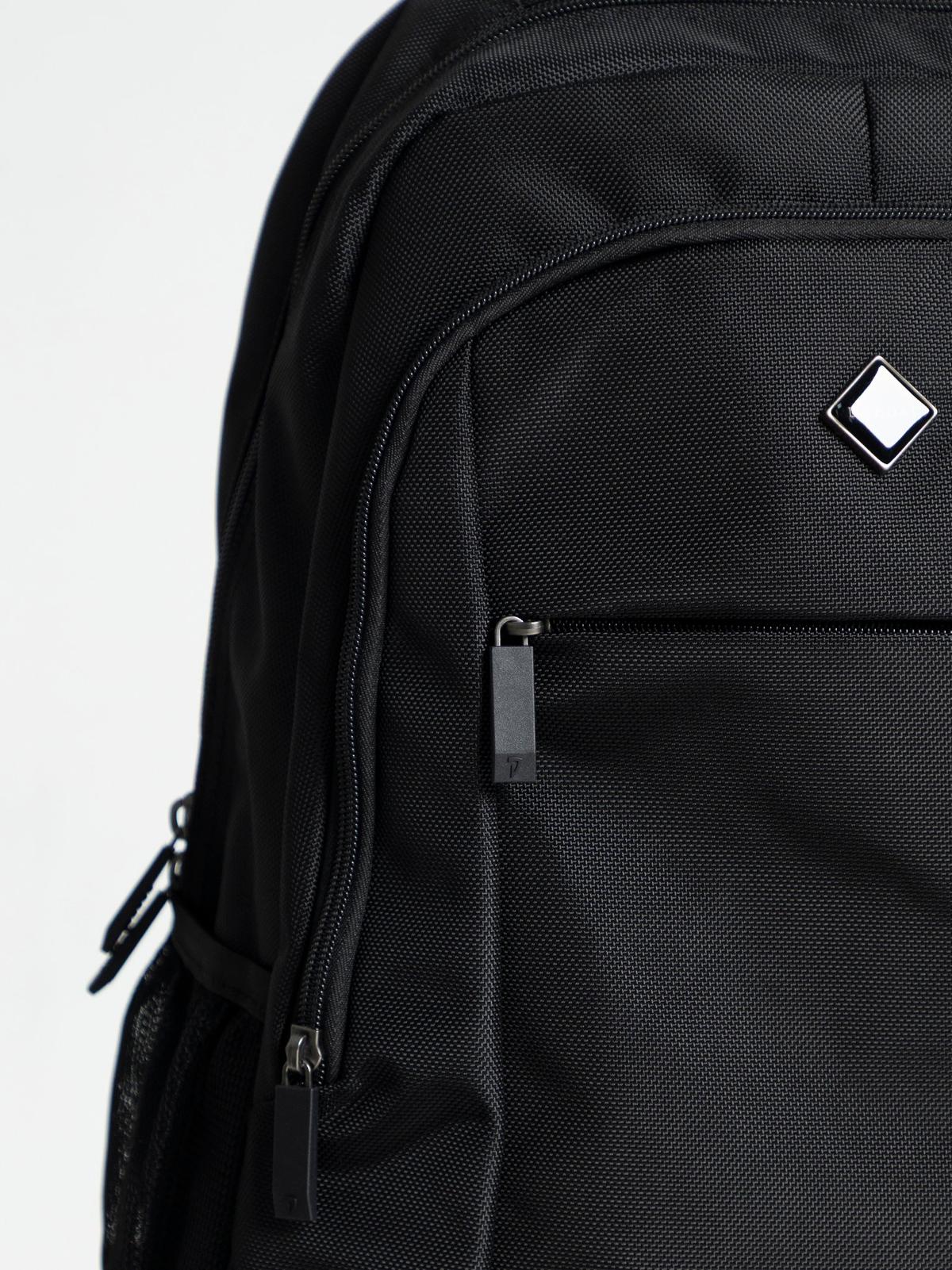 DEEDAT Travel Back Pack Black